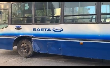 PELIGRO - A un colectivo urbano se le salió la rueda mientras circulaba