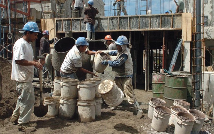 INFORMES - Cuánto cobra un albañil por día y hora en junio de 2024