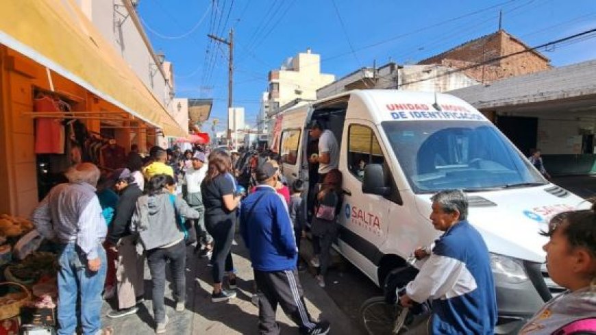 Operativos de identificación en el Mercado San Miguel y barrio Pablo Saravia