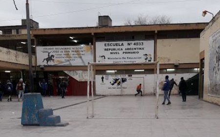 Padres de la escuela República Argentina exigen el cierre del edificio