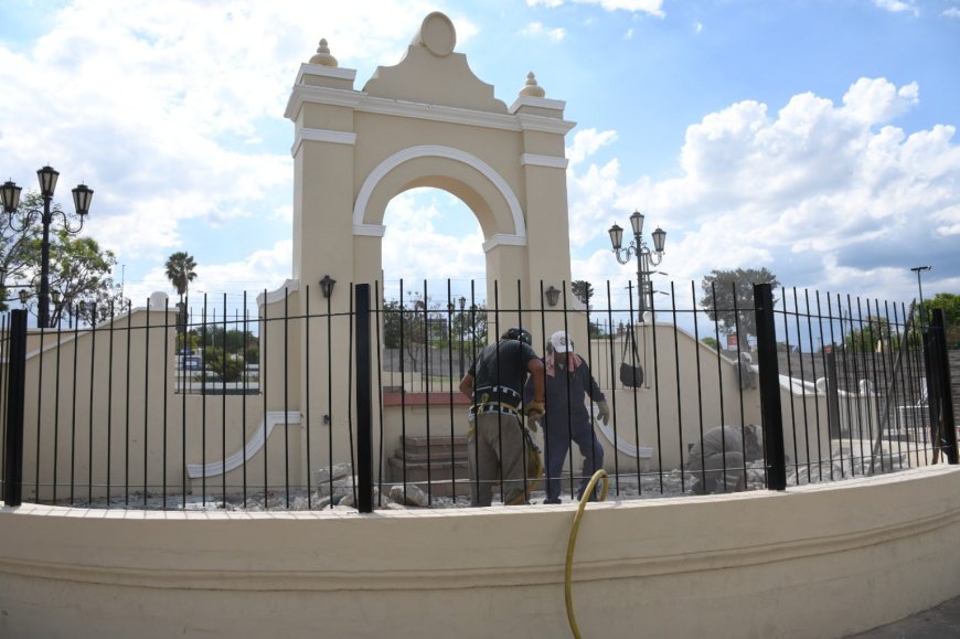 La Municipalidad avanza en el acondicionamiento de la plaza España