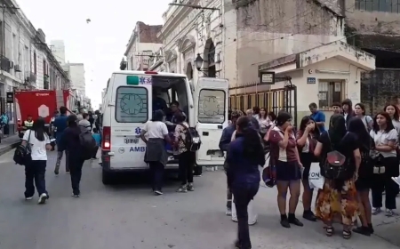 URGENTE - Alumnos  de la E.E.T Joaquin Castellanos "evacuados" por una supuesta fuga de gas