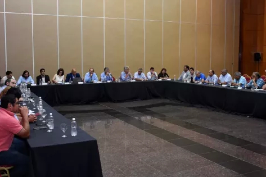 El Gobierno se reunió con los gremios en la apertura de las paritarias ...