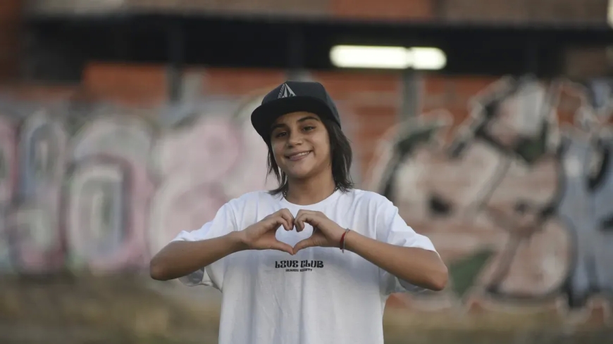 PASADO POR LAGRIMAS -  Valentino Merlo se puso a llorar en el escenario  tras la suspensión de su show en una carpa en Salta