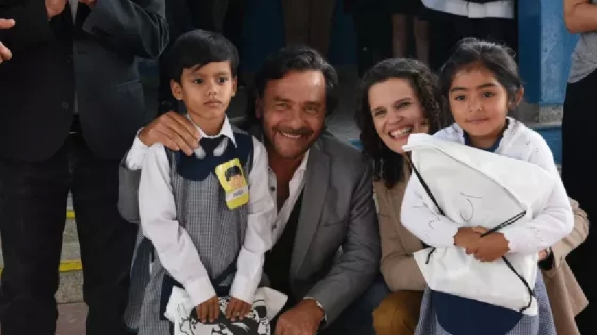 Gustavo Sáenz inició la entrega en Salta de más de 185.000 manuales y más de 265.000 kits escolares