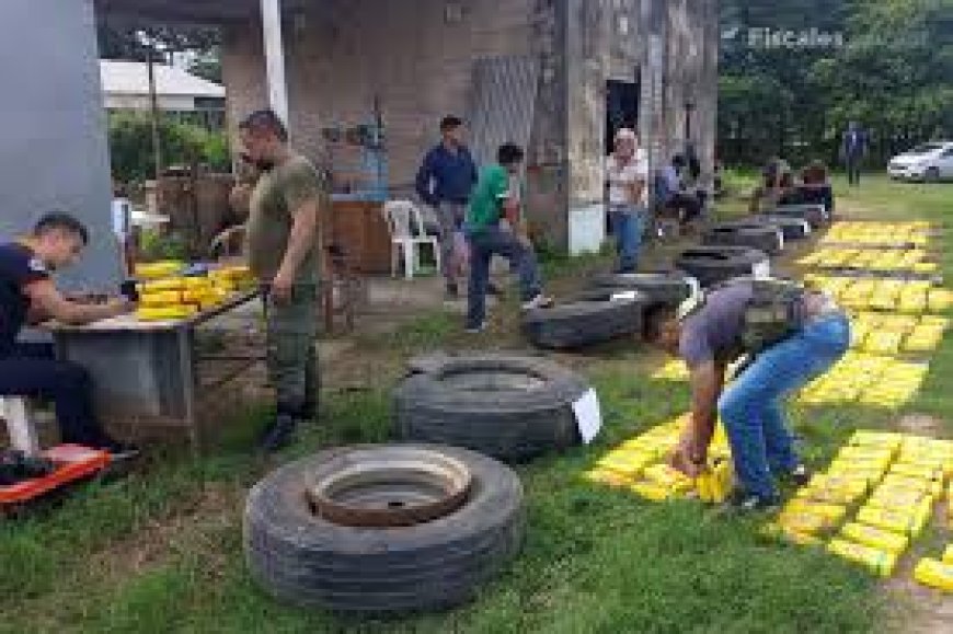 Descubrieron más de 400 kilos de cocaína con el logo de Ferrari en una gomería abandonada de Salta
