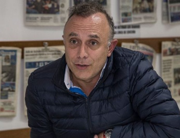 Mazzone calificó de “vergüenza” la decisión de avanzar con el proyecto sin consultar a los docentes