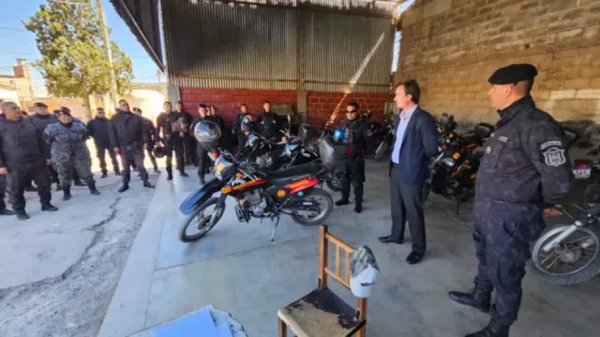 Con más de 160 efectivos y 65 nuevos vehículos se potenció la presencia policial en los barrios de la Capital