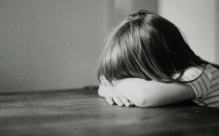 IMPUTADA - Le pegaba a su hija con un cable