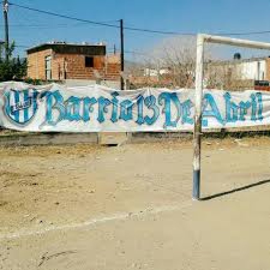 UN HOMBRE PELEA ENTRE LA VIDA Y LA MUERTE: EL BARRIO 13 DE ABRIL BAJO EL TERROR DE UNA BANDA DE AGRESORES