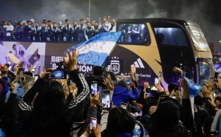 La Selección llegó al país y tuvo un emotivo recibimiento