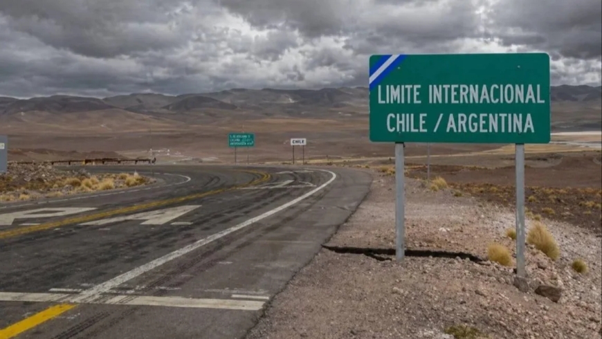 Cerraron el paso fronterizo por el temporal de agua y viento blanco en Chile