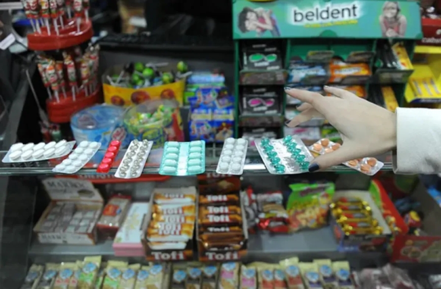 Farmacéuticos en alerta por desregulación: advierten riesgos en la venta de medicamentos y cambios en aportes sindicales