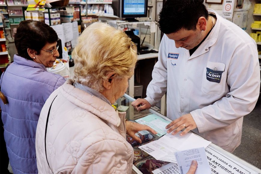 Jubilados y medicamentos: cada vez más personas deben elegir qué tratamiento pueden pagar