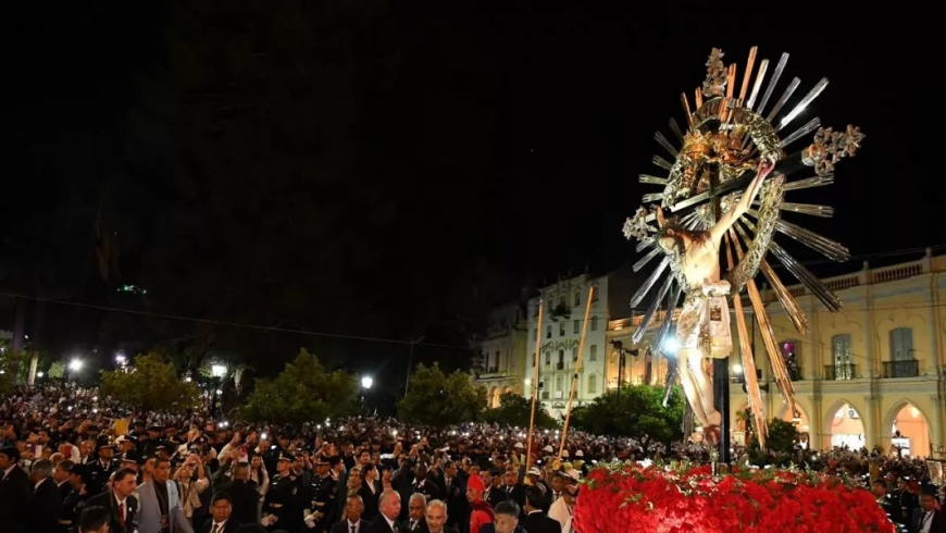 El pueblo de Salta renovó su Pacto de Fidelidad y amor con el Señor y la Virgen del Milagro